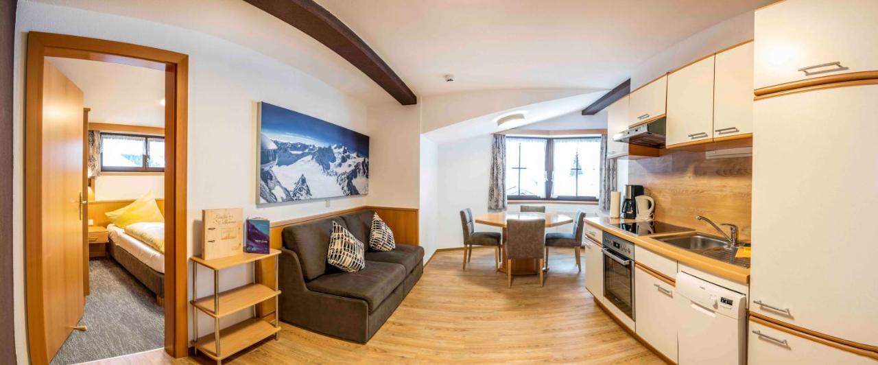 Almhof-Reithof Pitztal Hotel Sankt Leonhard im Pitztal Bagian luar foto