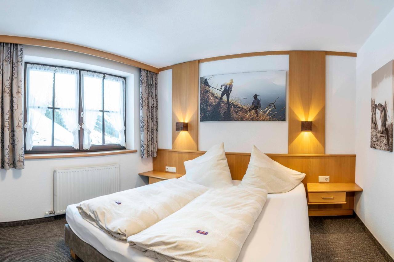Almhof-Reithof Pitztal Hotel Sankt Leonhard im Pitztal Bagian luar foto