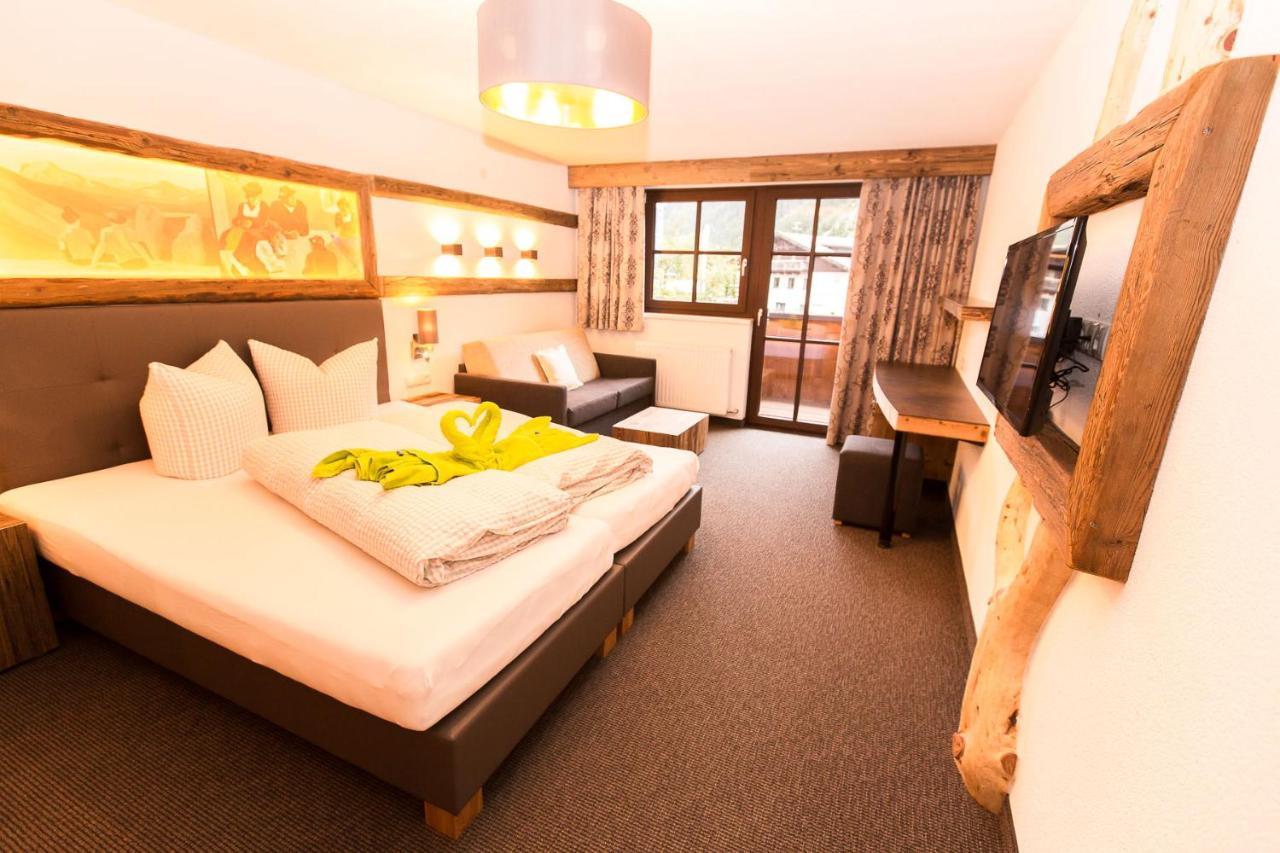 Almhof-Reithof Pitztal Hotel Sankt Leonhard im Pitztal Bagian luar foto