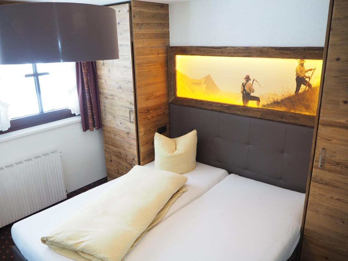 Almhof-Reithof Pitztal Hotel Sankt Leonhard im Pitztal Bagian luar foto