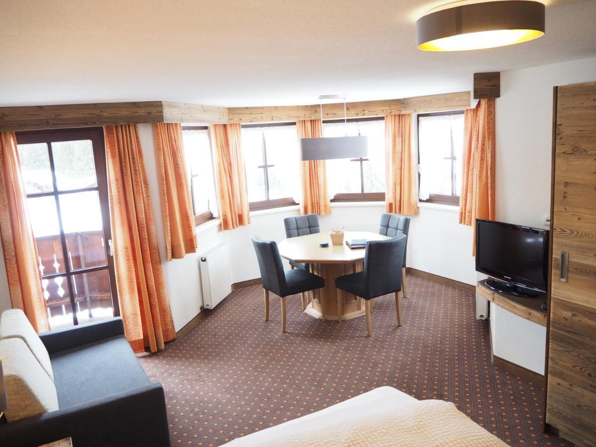Almhof-Reithof Pitztal Hotel Sankt Leonhard im Pitztal Bagian luar foto