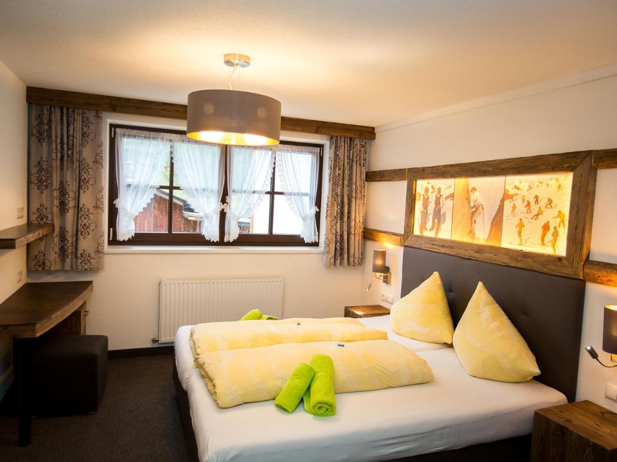 Almhof-Reithof Pitztal Hotel Sankt Leonhard im Pitztal Bagian luar foto