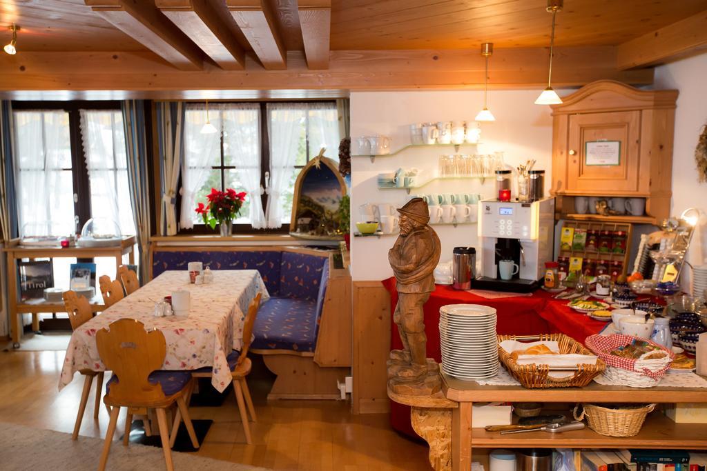Almhof-Reithof Pitztal Hotel Sankt Leonhard im Pitztal Bagian luar foto