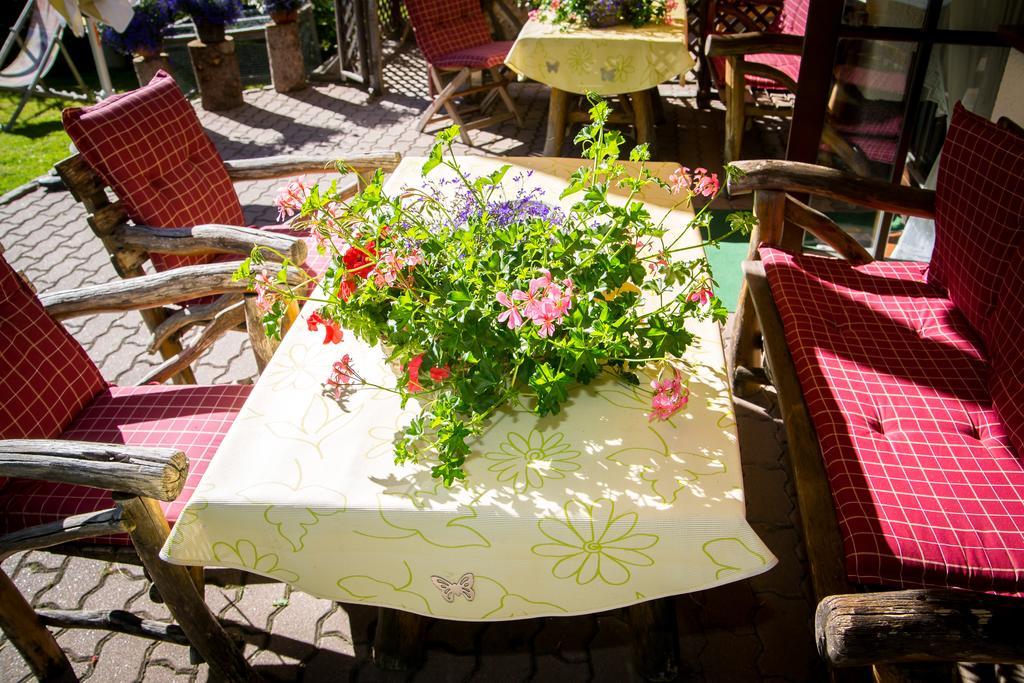 Almhof-Reithof Pitztal Hotel Sankt Leonhard im Pitztal Bagian luar foto