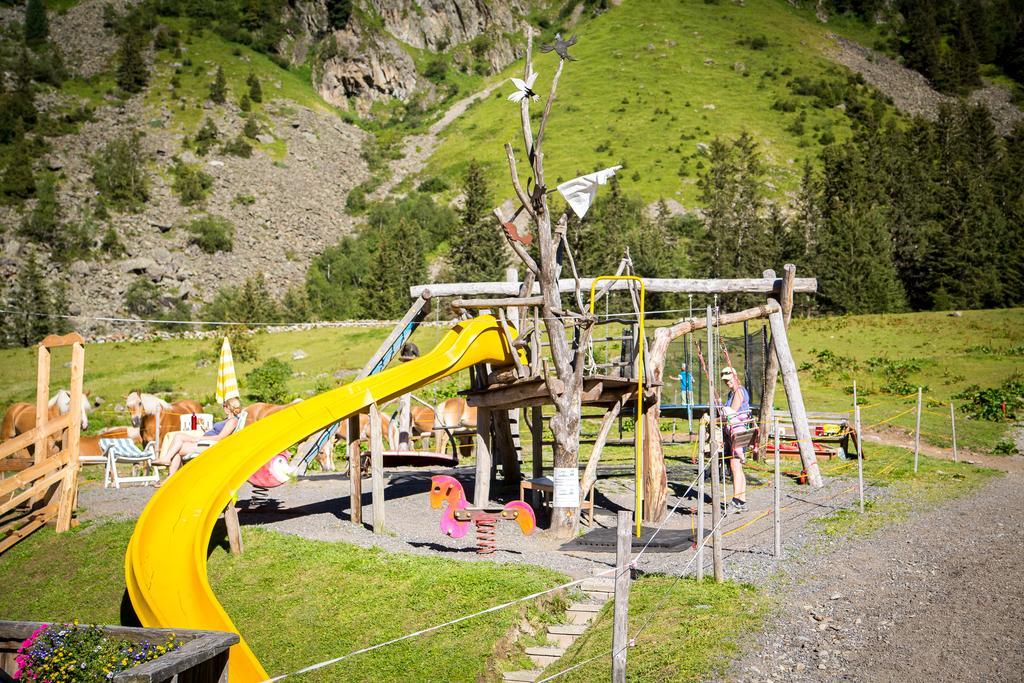 Almhof-Reithof Pitztal Hotel Sankt Leonhard im Pitztal Bagian luar foto